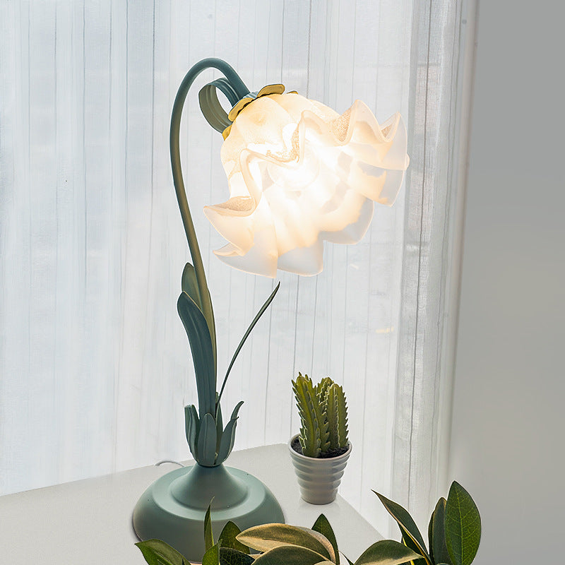 Vintage Bedside Lamp, Ambient Lighting, Bedroom INS Style, American Rustic Countryside Retro Floral Decor Night Light