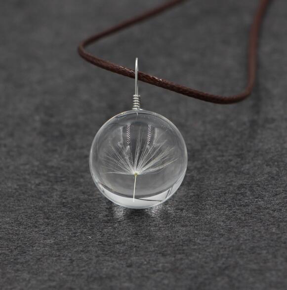 Handmade Boho Transparent Resin Dried Flower Necklace Round Glass Gypsophila Charms Pendant For Women Girls Fashion Jewelry Gift