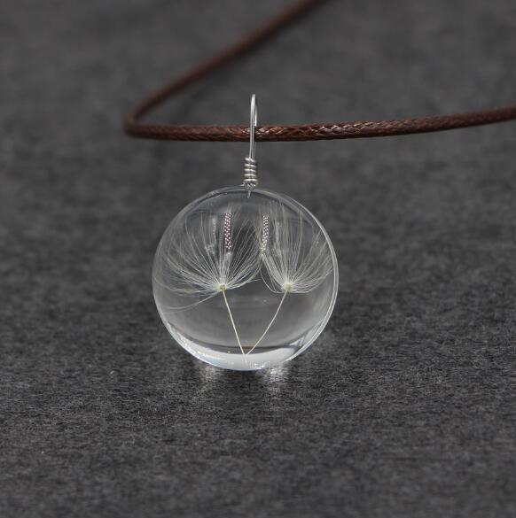 Handmade Boho Transparent Resin Dried Flower Necklace Round Glass Gypsophila Charms Pendant For Women Girls Fashion Jewelry Gift