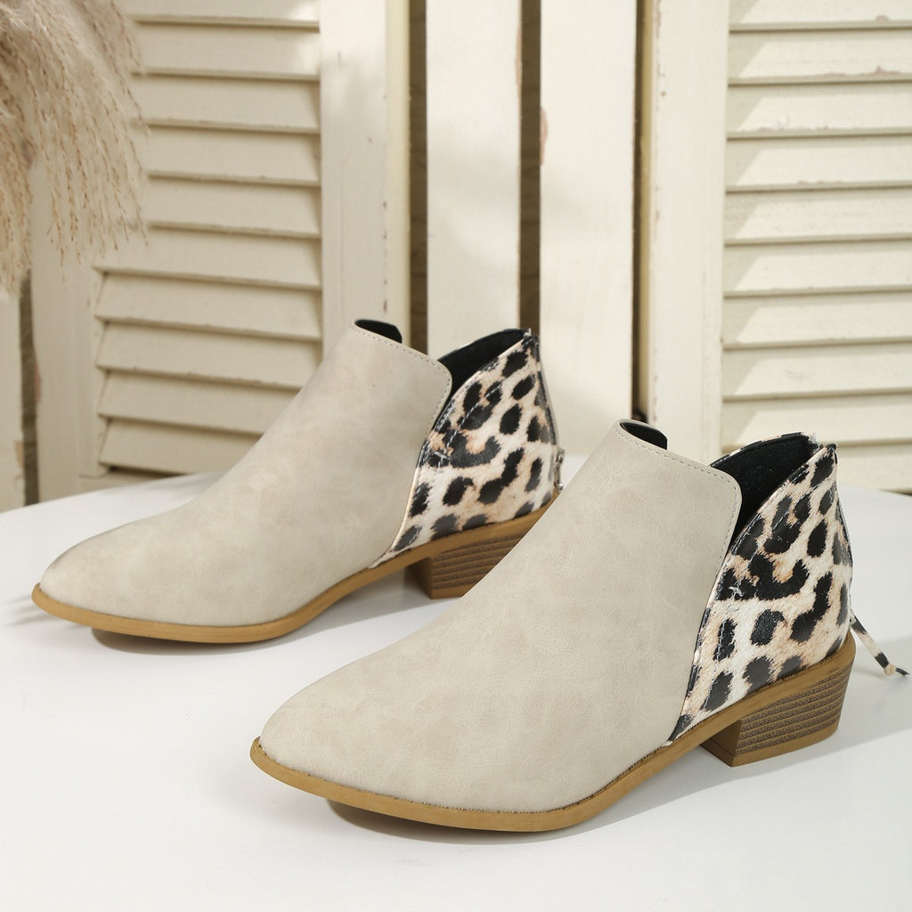 Women's Pointed Thick Heels Back Zipper Boots