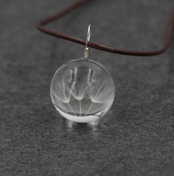 Handmade Boho Transparent Resin Dried Flower Necklace Round Glass Gypsophila Charms Pendant For Women Girls Fashion Jewelry Gift