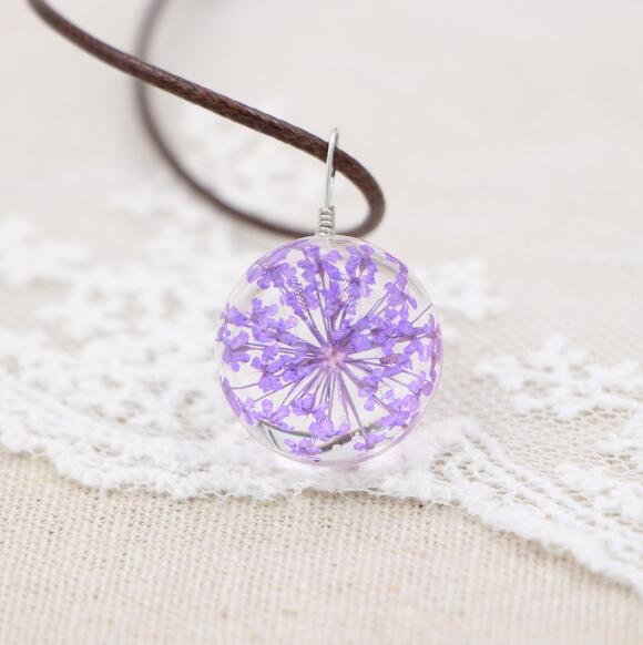 Handmade Boho Transparent Resin Dried Flower Necklace Round Glass Gypsophila Charms Pendant For Women Girls Fashion Jewelry Gift
