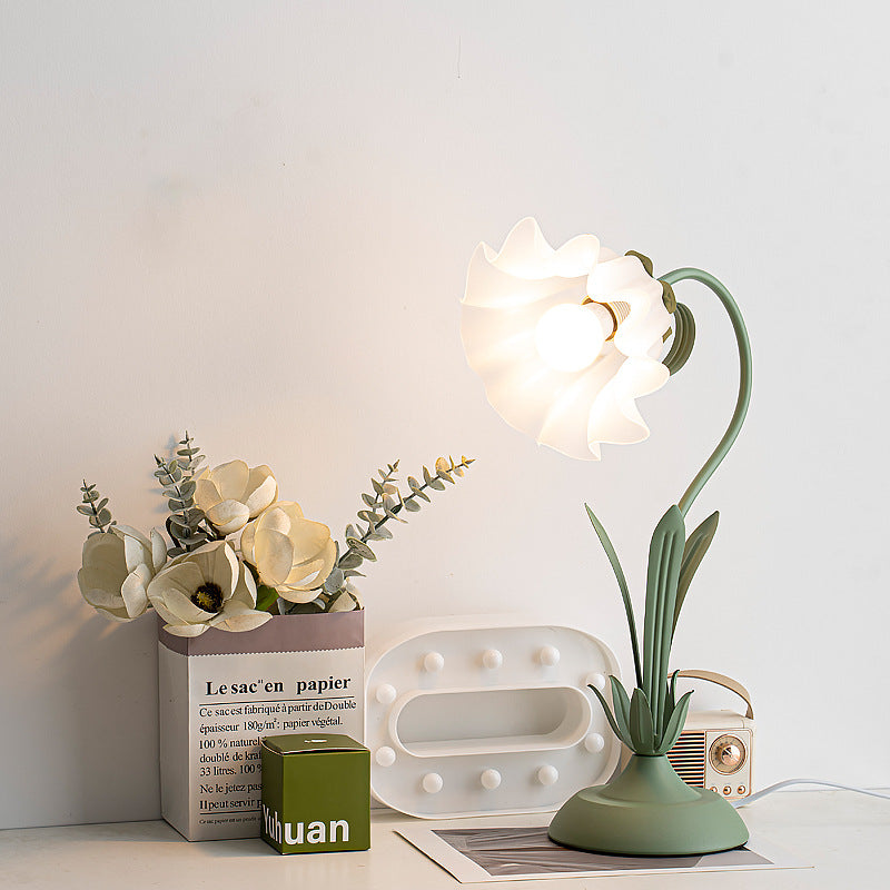 Vintage Bedside Lamp, Ambient Lighting, Bedroom INS Style, American Rustic Countryside Retro Floral Decor Night Light