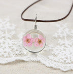 Handmade Boho Transparent Resin Dried Flower Necklace Round Glass Gypsophila Charms Pendant For Women Girls Fashion Jewelry Gift