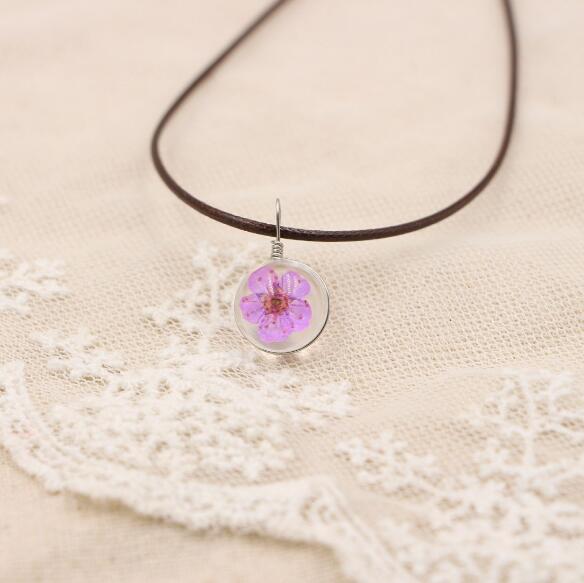 Handmade Boho Transparent Resin Dried Flower Necklace Round Glass Gypsophila Charms Pendant For Women Girls Fashion Jewelry Gift