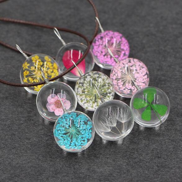 Handmade Boho Transparent Resin Dried Flower Necklace Round Glass Gypsophila Charms Pendant For Women Girls Fashion Jewelry Gift