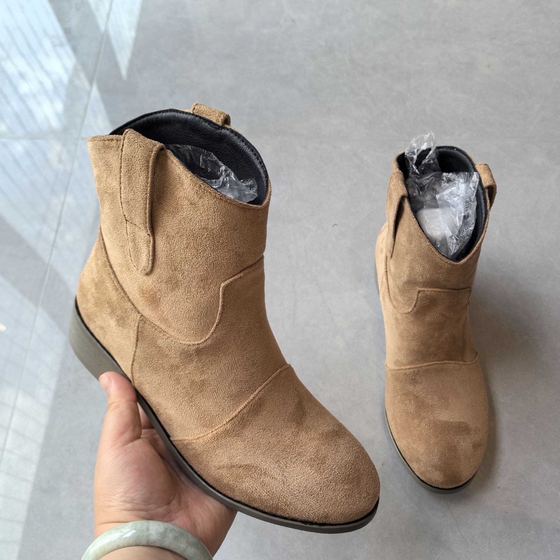 Comfortable low heeled short oversized low cut women's boots