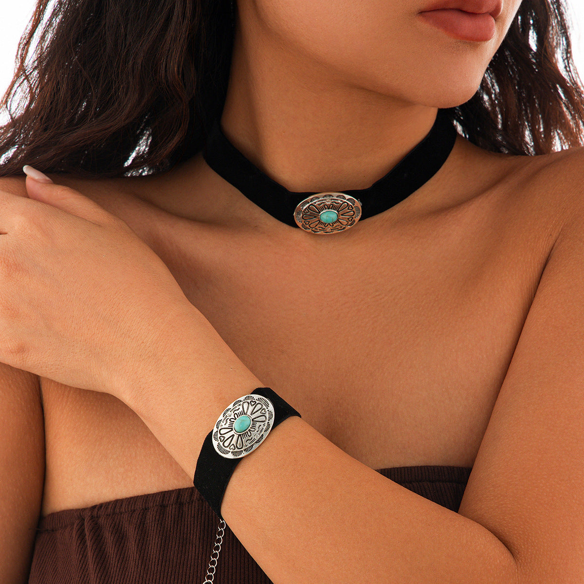 Fashion oval plush fabric patterned collar with water droplet shaped alloy turquoise necklace